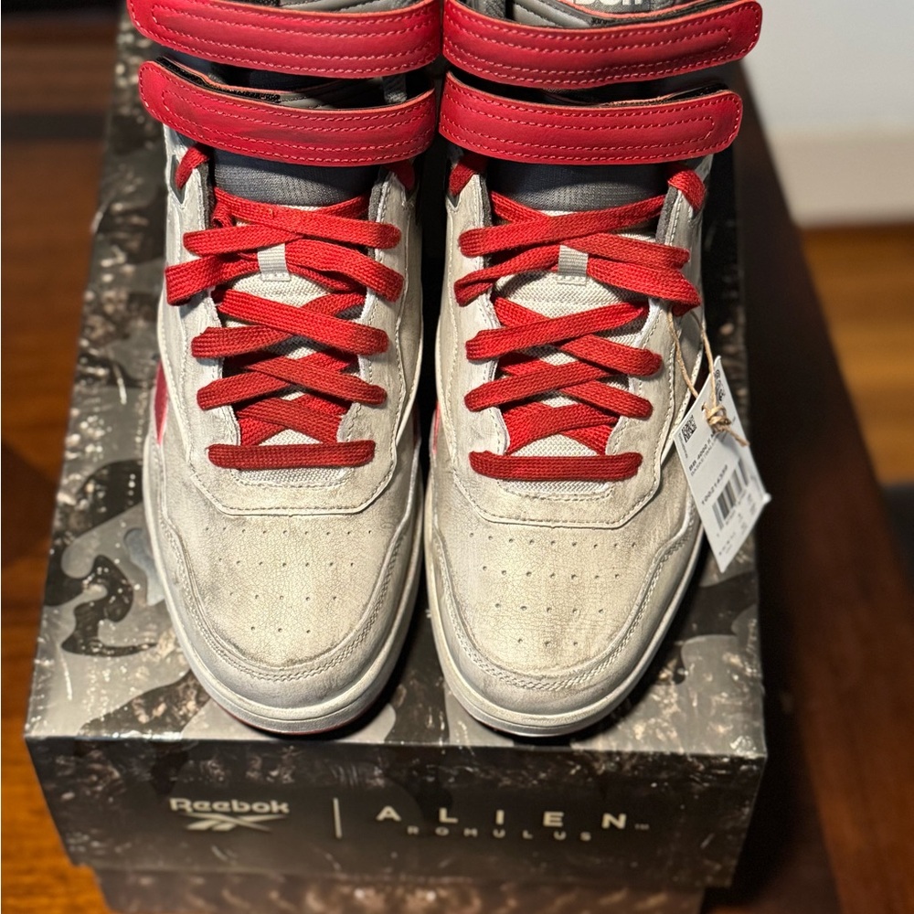 Reebok BB 4000 II Mid Alien Romulus Shoes Size 10 White Red Grey 100214359